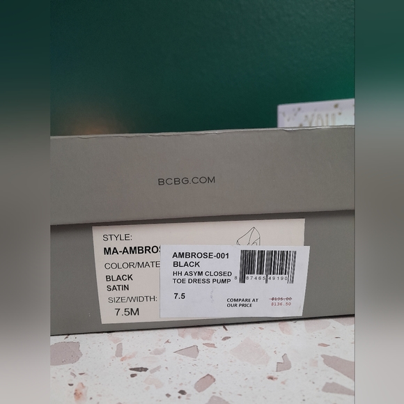 BCBG Beaded fringe heels size 8 - Picture 3 of 9